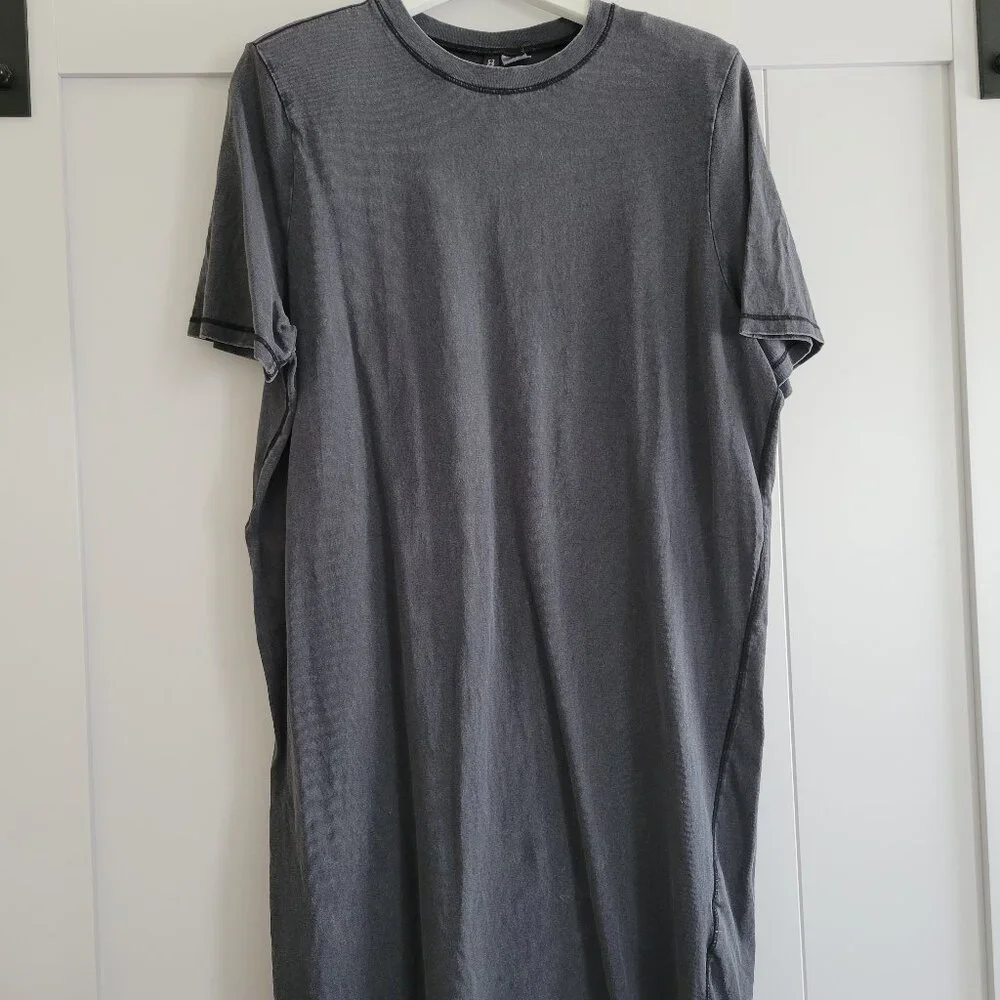 H&M Shoulder Pad T-Shirt Dress – Size M – 100% Cotton - Picture 2 of 5